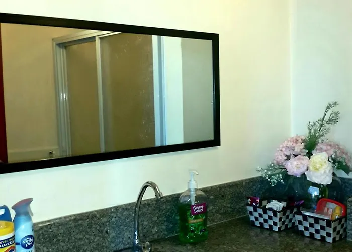 Spacious 3 Bedroom Furnished Near Bgc Apartahotel Manila