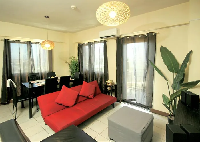 Spacious 3 Bedroom Furnished Near Bgc Apartahotel