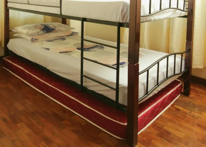 Spacious 3 Bedroom Furnished Near Bgc * Manila