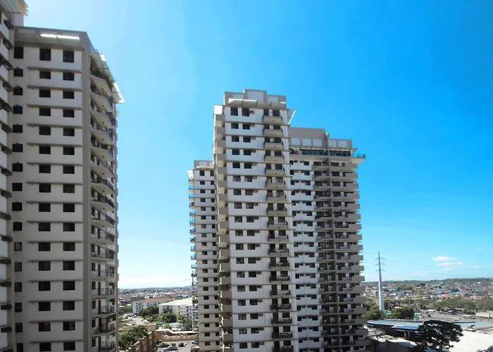 Spacious 3 Bedroom Furnished Near Bgc Apartahotel *