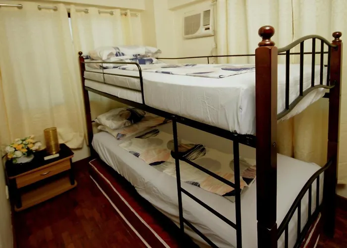 Spacious 3 Bedroom Furnished Near Bgc Apartahotel *