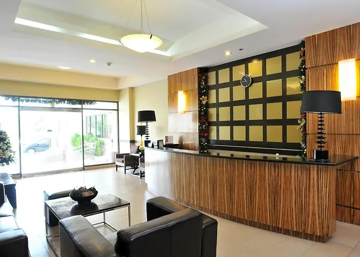Apartahotel Spacious 3 Bedroom Furnished Near Bgc Manila